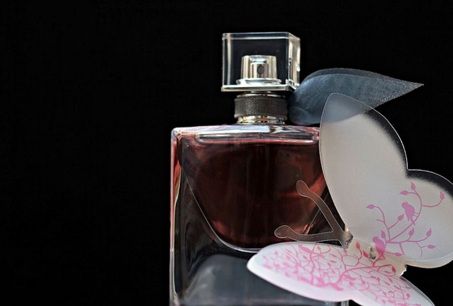 Hugo Boss Bottled Night, czy podróbka? – Jak odróżnić prawdziwe perfumy od podrabianych?