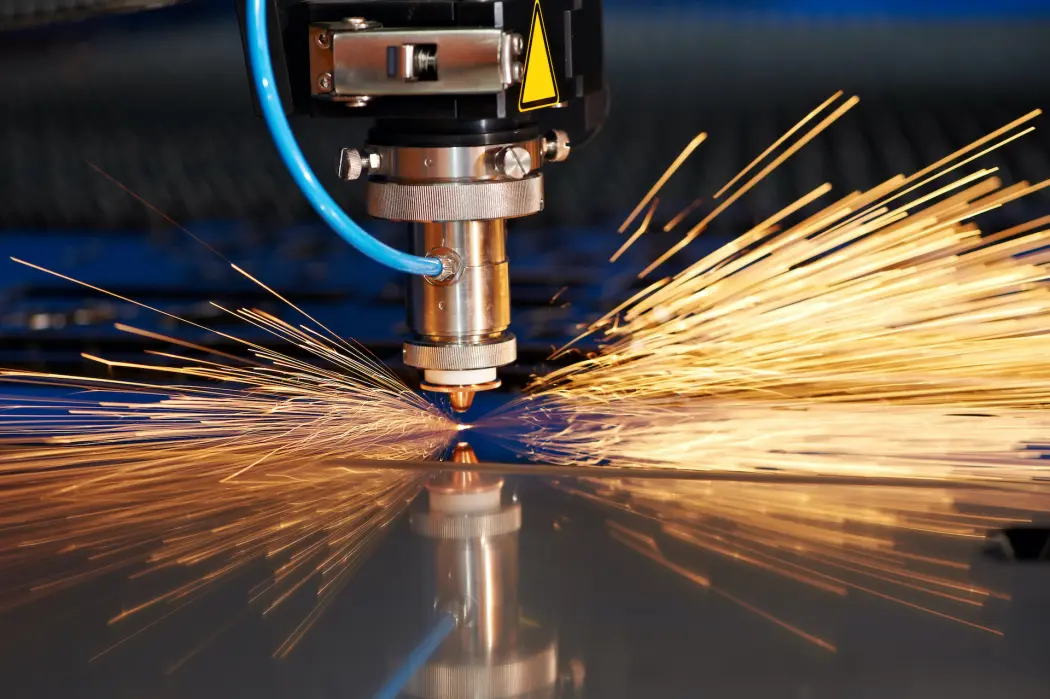 Zalety i wady cięcia laserowego stali oraz jego dodatkowe zastosowanie i obsługa