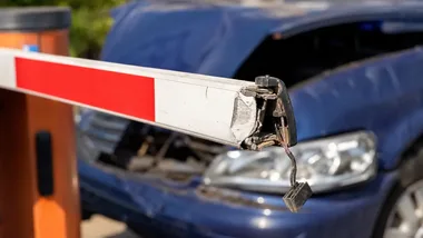 Uciekł w zarośla po kolizji - 31-latek usłyszał zarzut