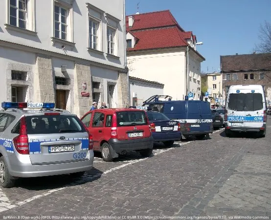 Majówka pod lupą policji: 330 wykroczeń i trzej pijani kierowcy w Krakowie