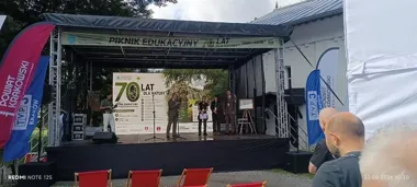 Policjanci w Ojcowie ostrzegali turystów przed zagrożeniami lata