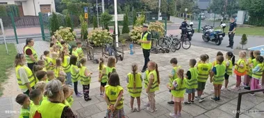 Policjanci weszli do szkół w Skawinie. Uczniowie dostali ważną lekcję