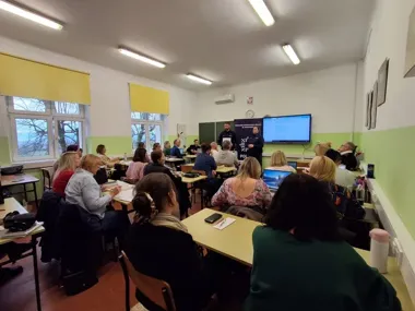 Narkowalizka na szkolnym spotkaniu - policjanci postawili kadrę na baczność