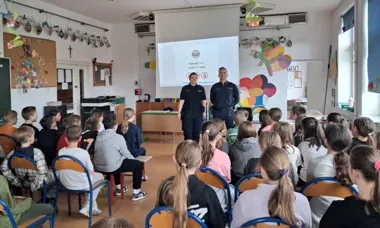 W Świątnikach Górnych uczniowie usłyszeli, co grozi za łamanie prawa