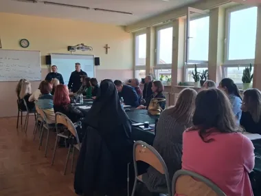 Narkowalizka i trudne pytania - policjanci ruszyli do Igołomii