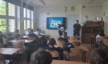 W Mogilanach policjanci ostrzegli uczniów przed błędami, które kończą się w sądzie
