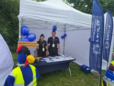 Radiowozy, odciski palców i nowe przepisy - policja ruszyła na pikniki w powiecie krakowskim