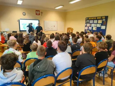 Policja pod Krakowem postawiła na dzieci i seniorów w jednym tygodniu