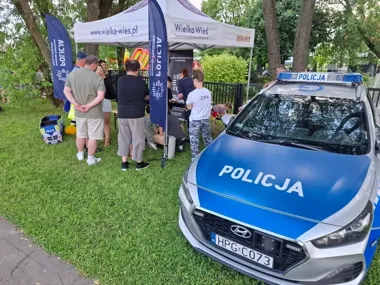 Policjanci w Czajowicach pokazali sprzęt i dali ważną lekcję na wakacje