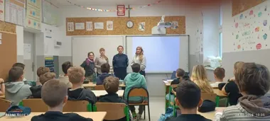 W szkole w Sąspowie policjantka ostrzegała - jedno wpisanie w sieci może zrujnować życie